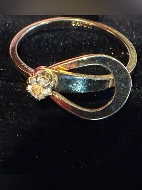 Vintage 1979 Avon Catch A Star Ring—Minimalist, Gold Tone, Loop & 1 Clear Stone